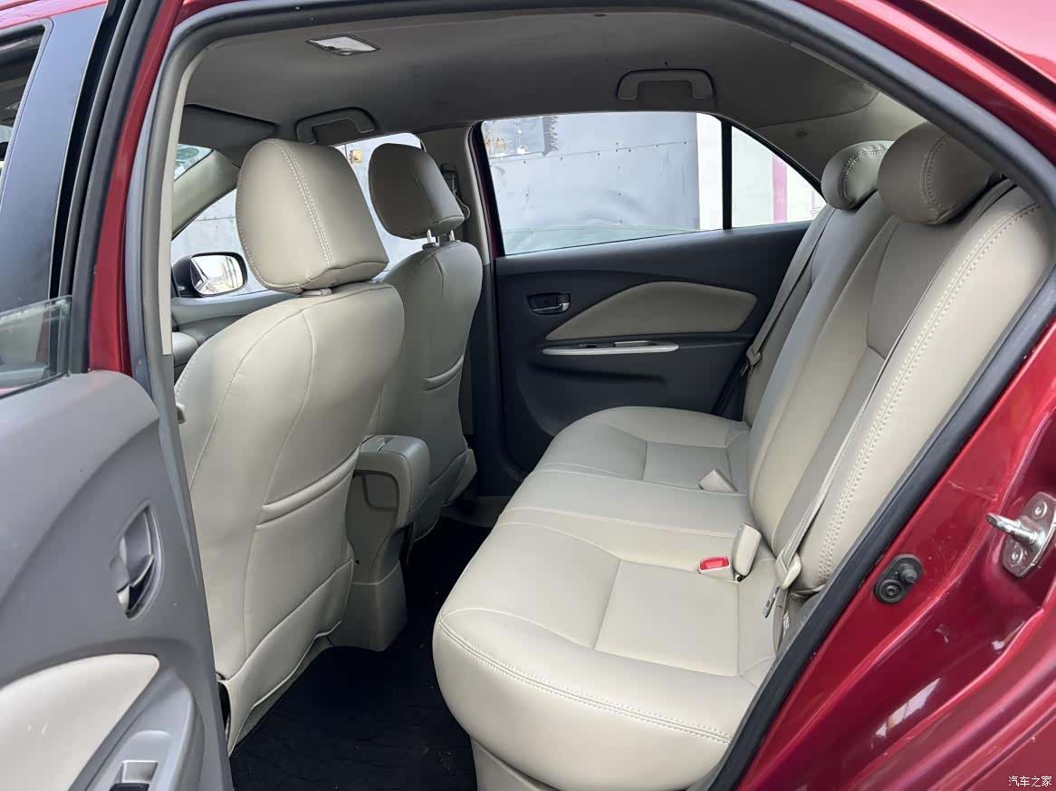 Toyota GL-i, 2011 10