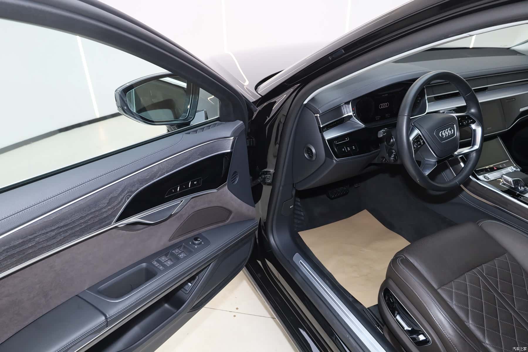 Audi A8L, 2023 26
