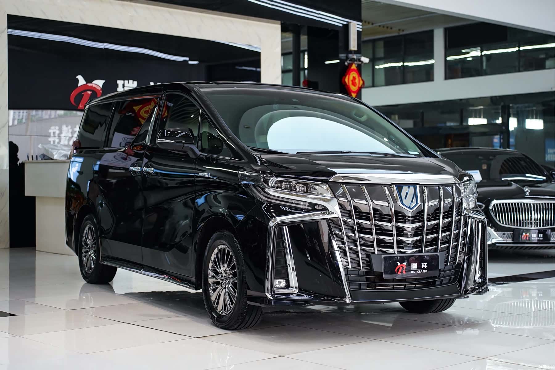 Toyota Alphard, 2022 19