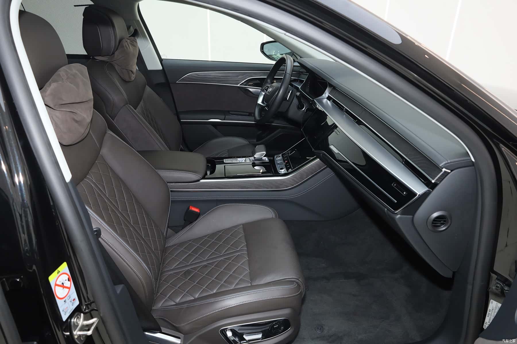 Audi A8L, 2023 23