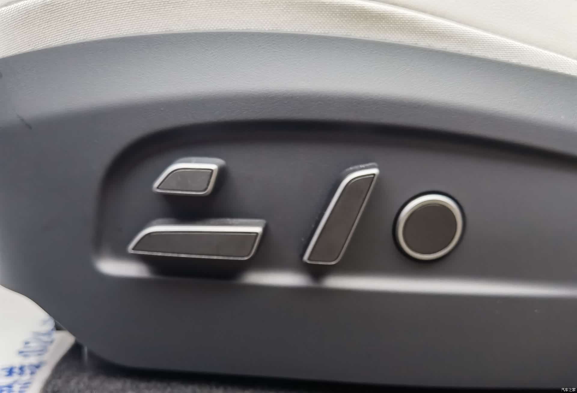 Tesla Model Y, 2026 15