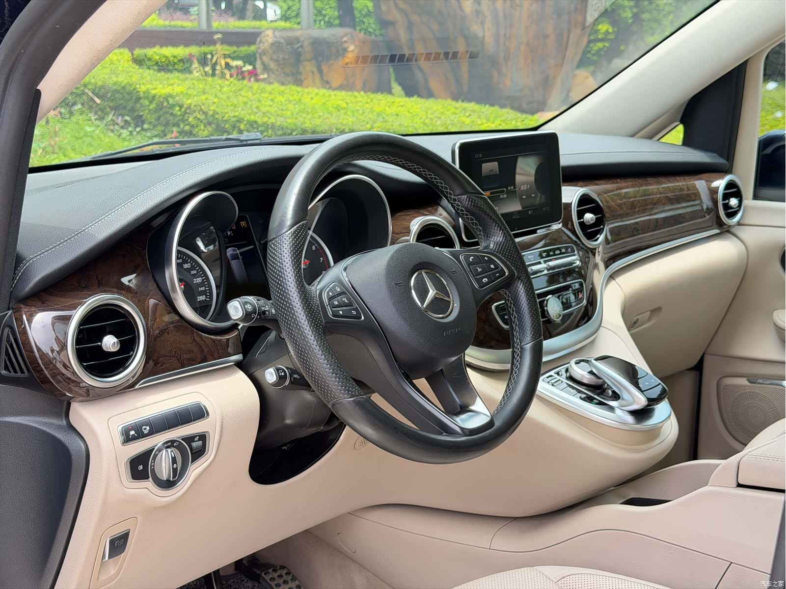 Mercedes-Benz V-Class, 2018 8