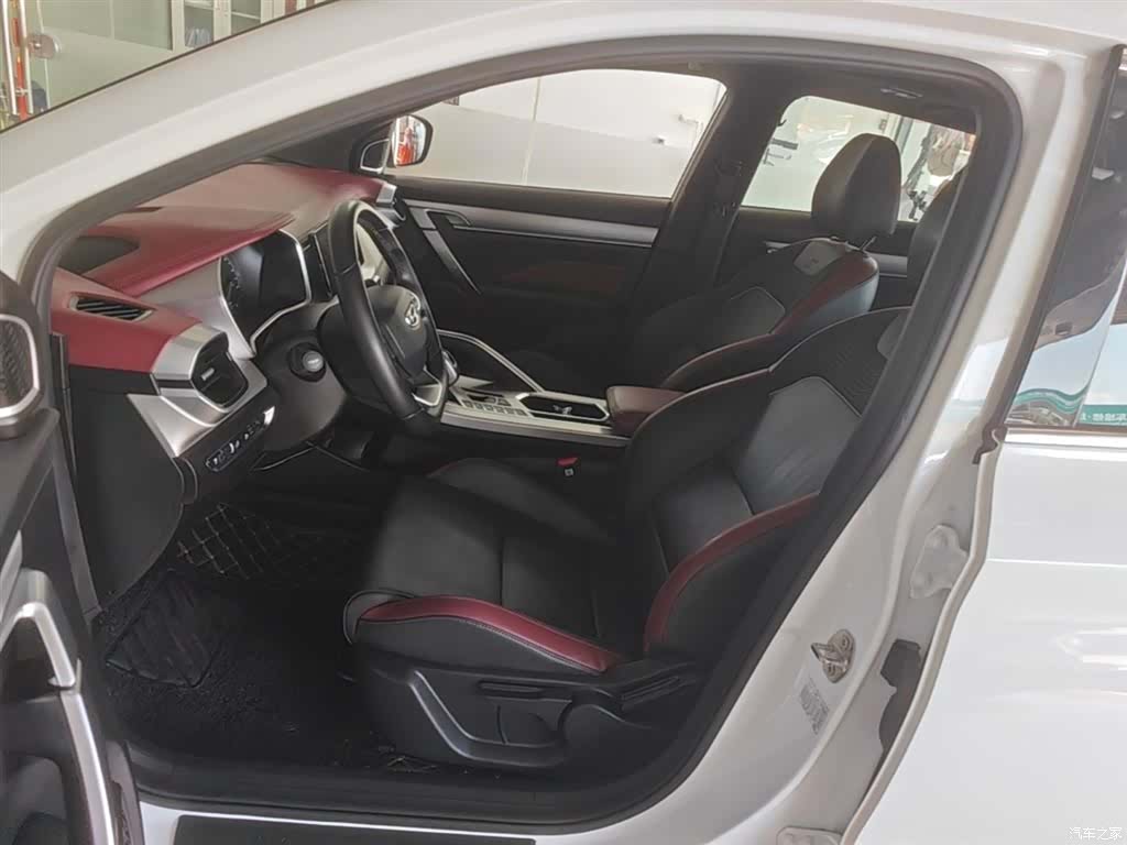 Geely Coolray, 2021 15