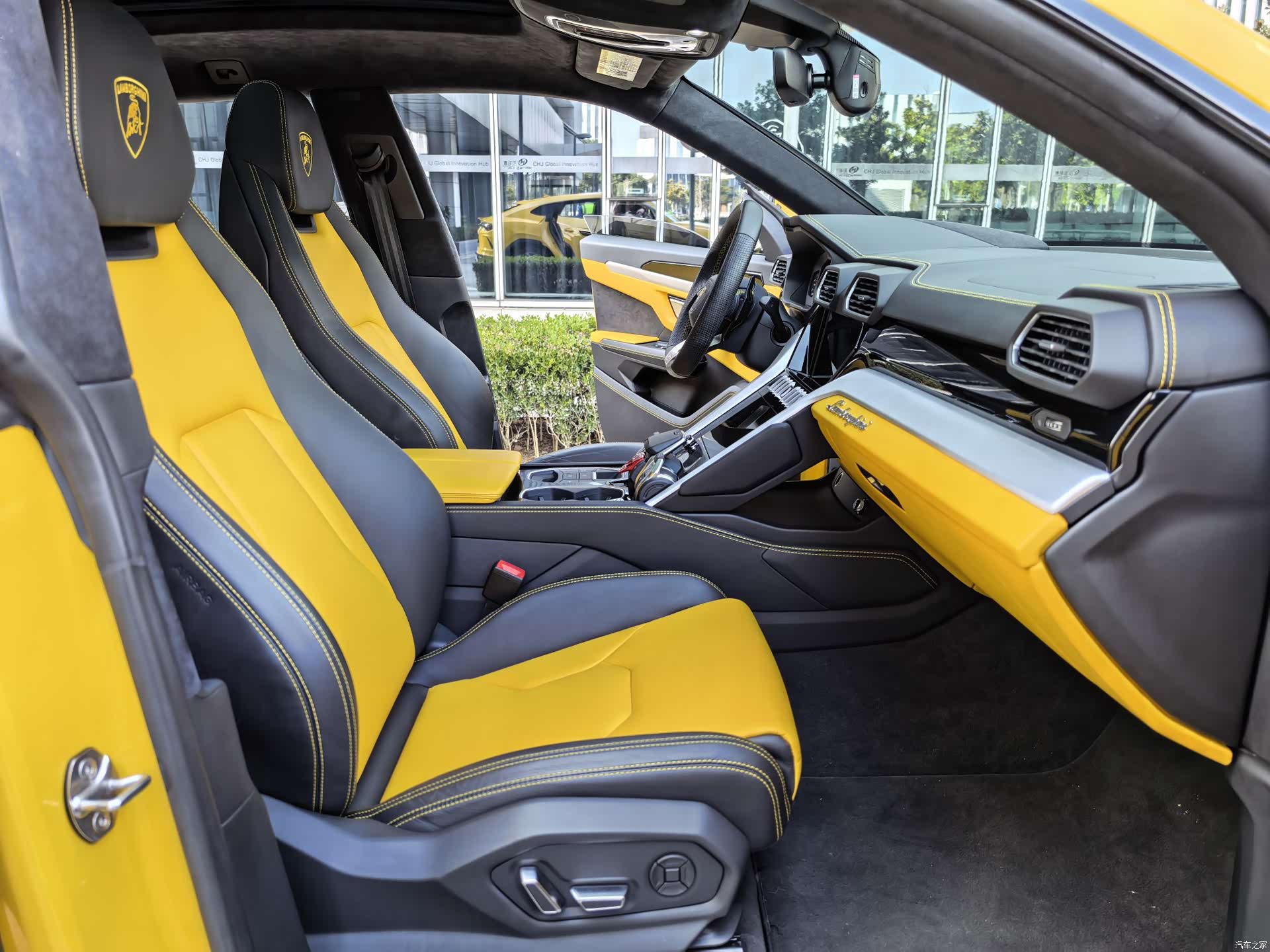 Lamborghini Urus, 2023 37