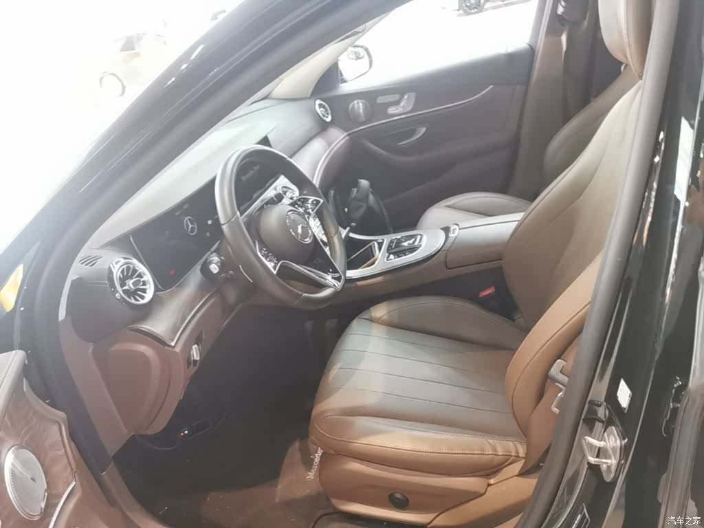 Mercedes-Benz E-Class, 2023 15