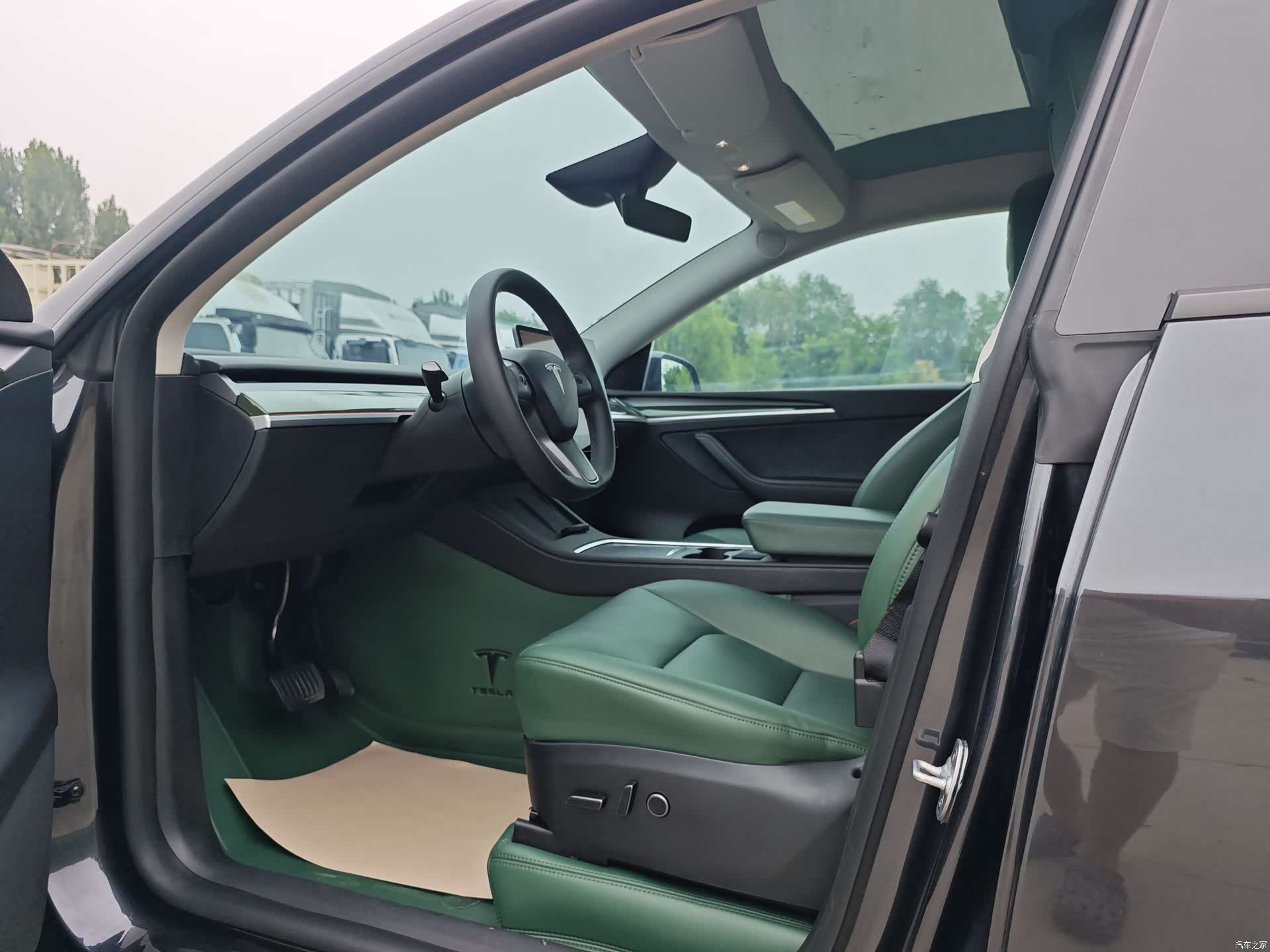 Tesla Model Y, 2024 7