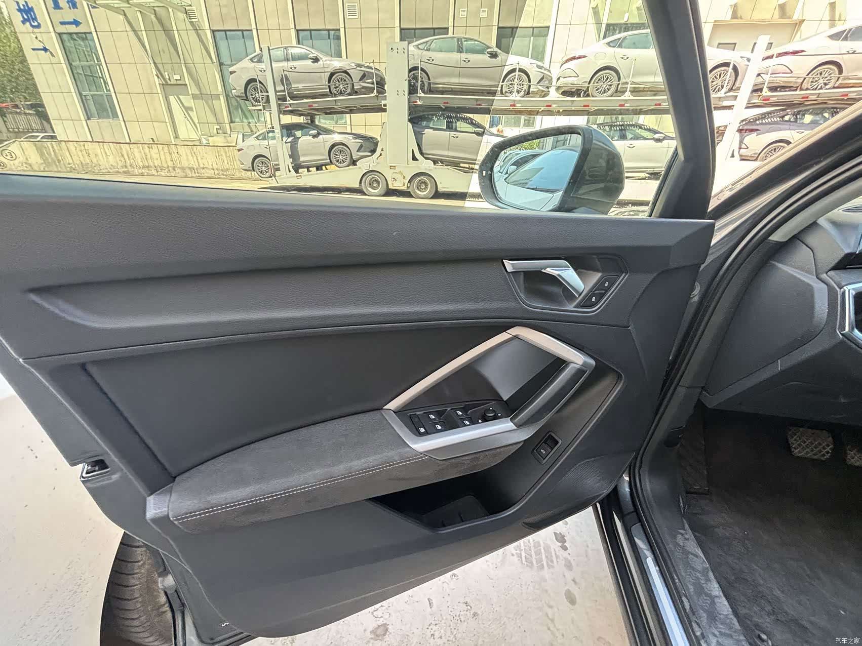 Audi Q3, 2023 10
