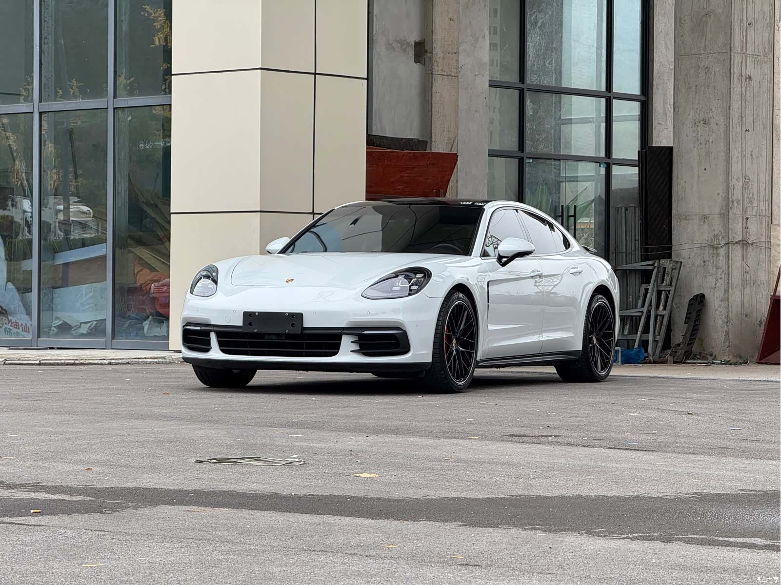 Porsche Panamera, 2018 1