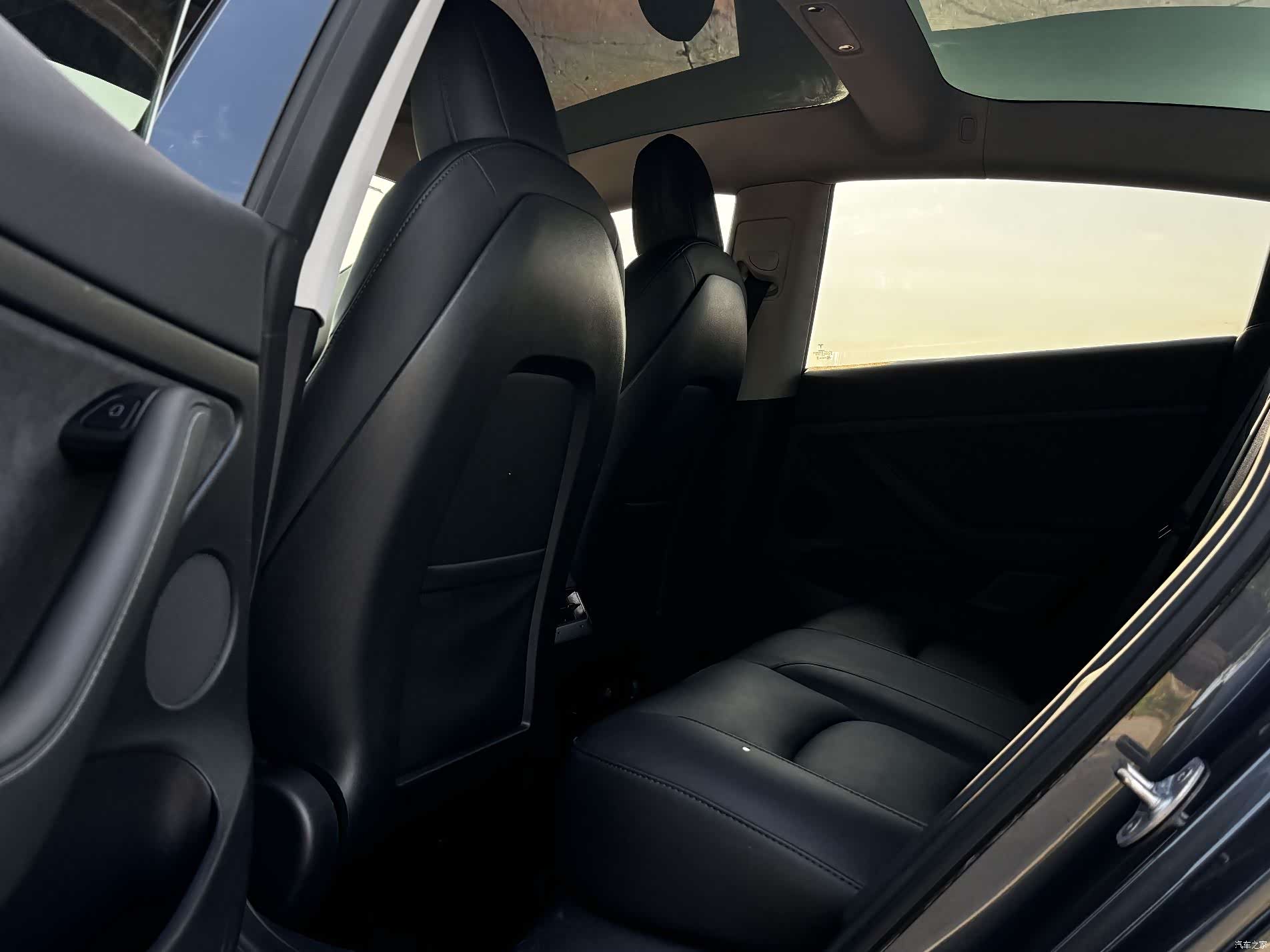 Tesla Model 3, 2021 13