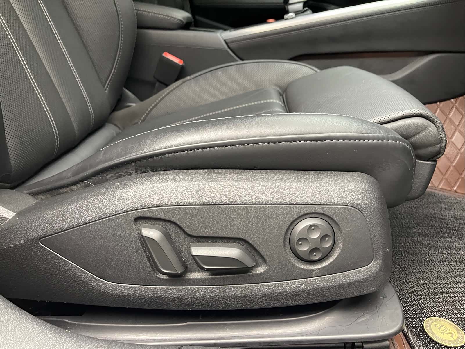 Audi A4L, 2023 24