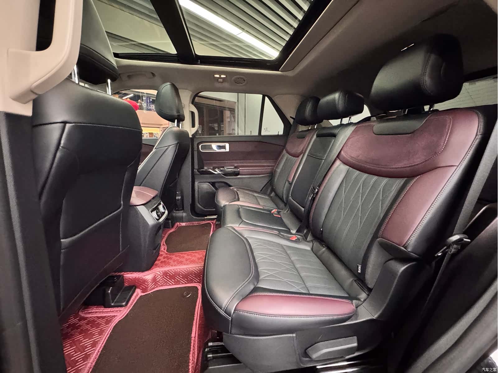 Ford Explorer, 2023 7