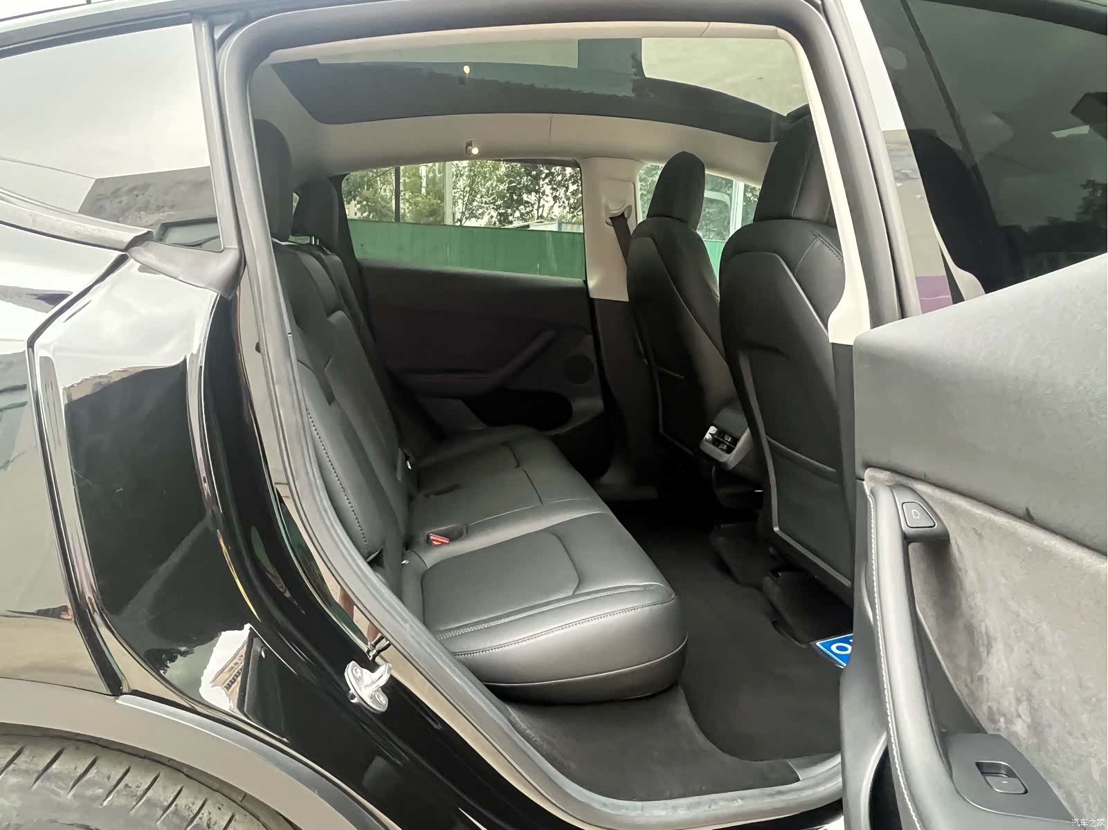 Tesla Model Y, 2022 16