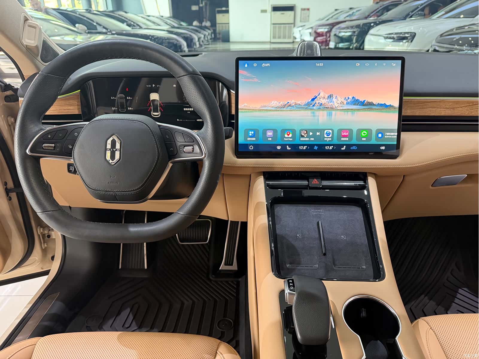 AITO M5, 2023 10
