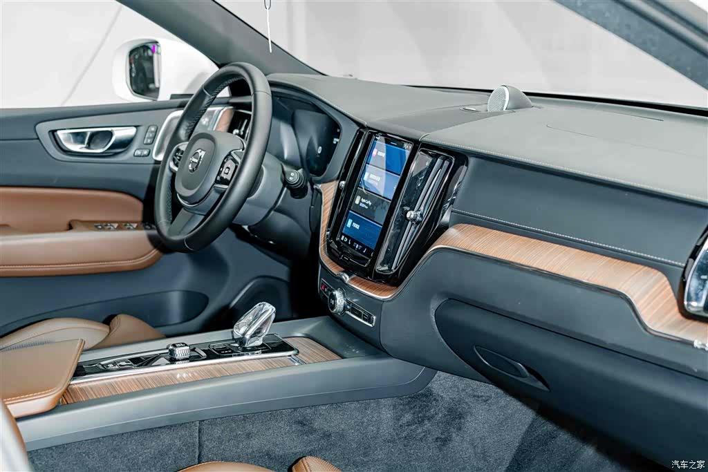 Volvo XC60, 2025 20