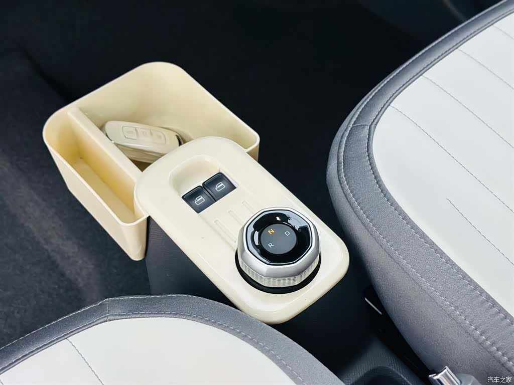 Geely Panda, 2024 19