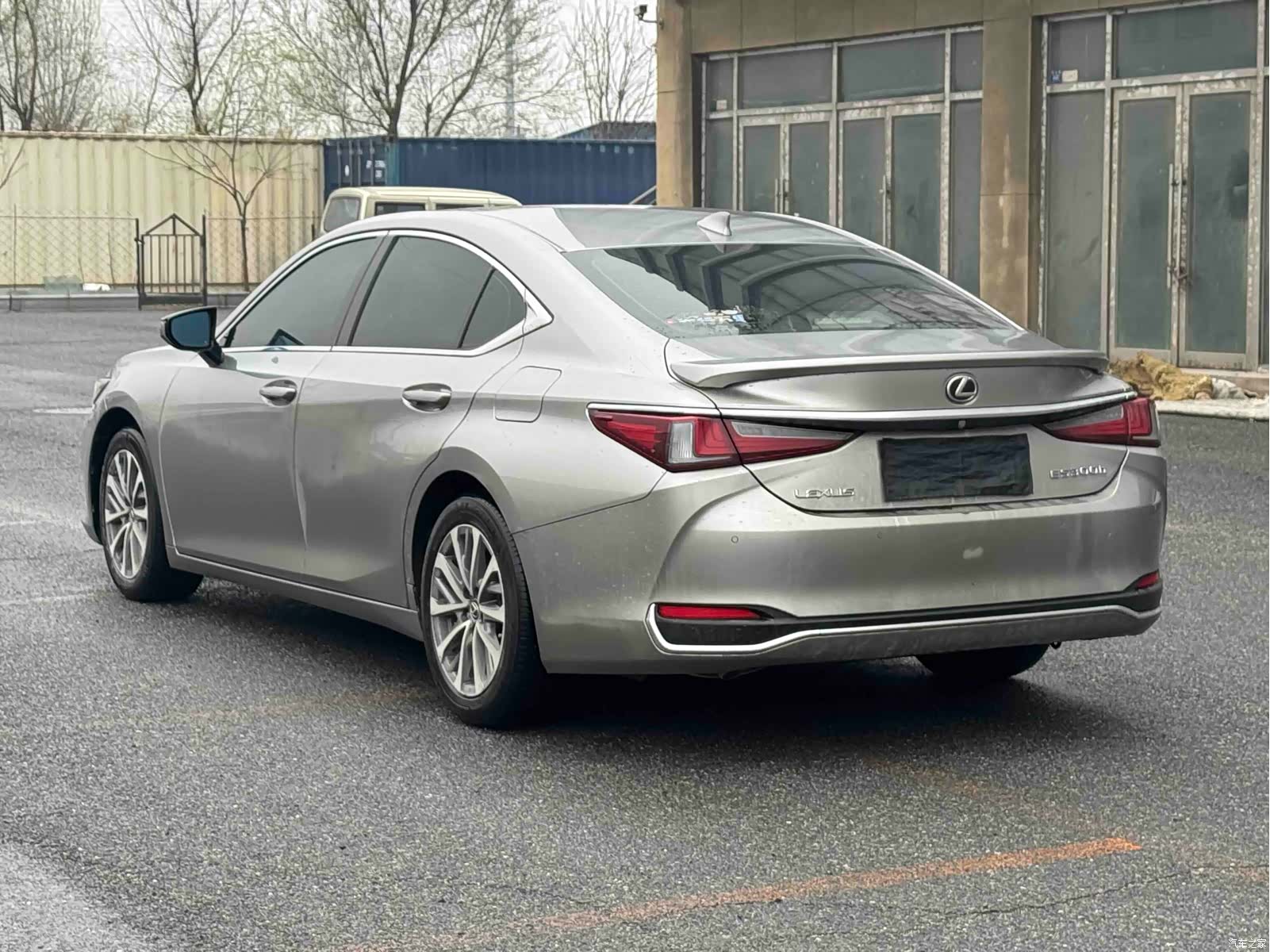 Lexus ES, 2024 4