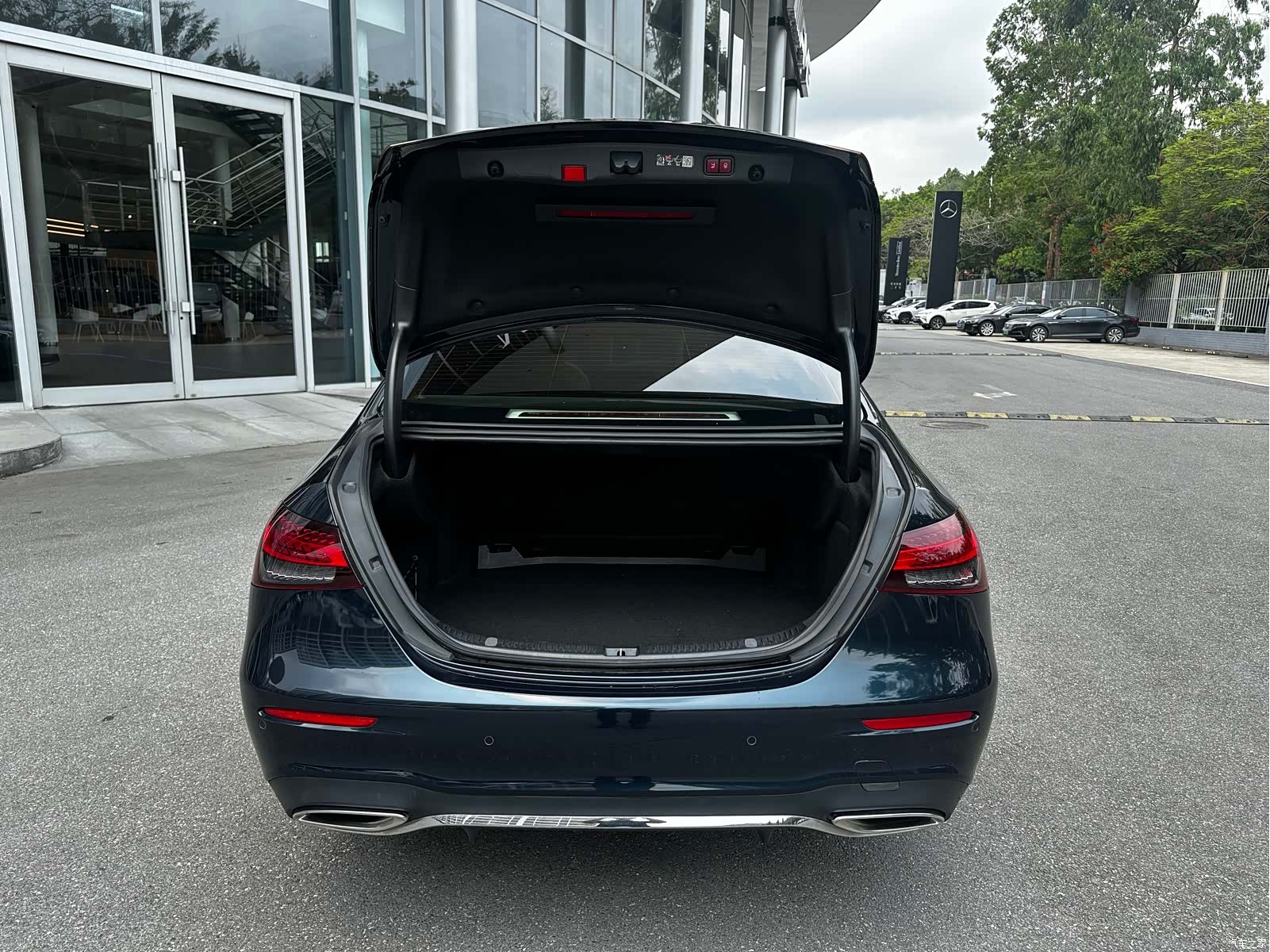 Mercedes-Benz E-Class, 2023 13
