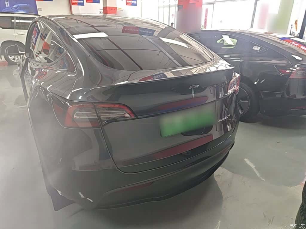 Tesla Model Y, 2024 6