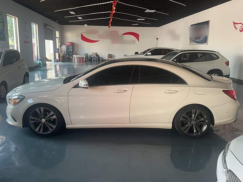 Mercedes-Benz CLA