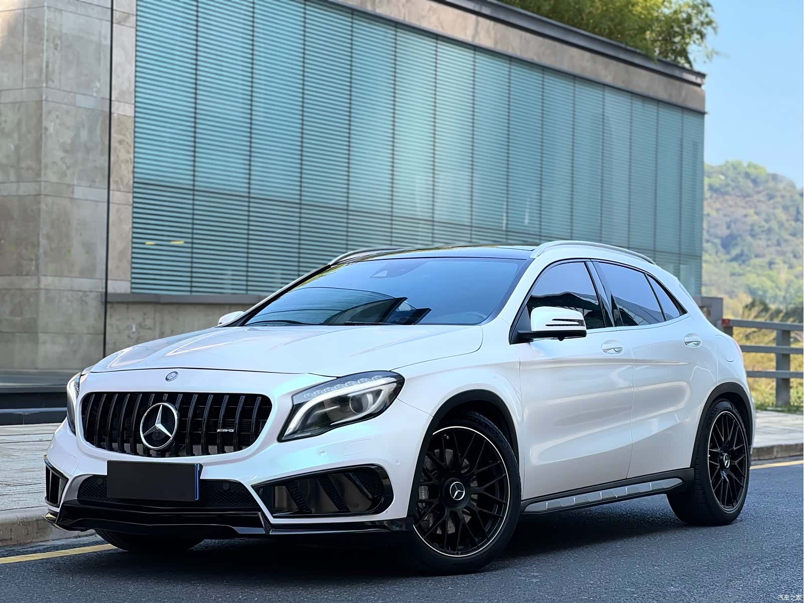 Mercedes-Benz GLA, 2016 1