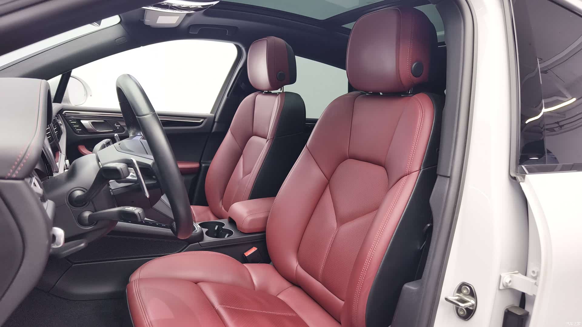 Porsche Macan, 2022 12