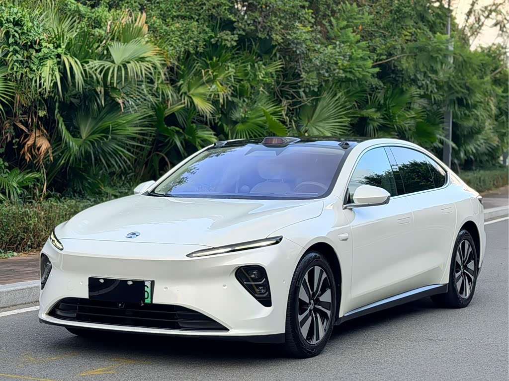 NIO ET7