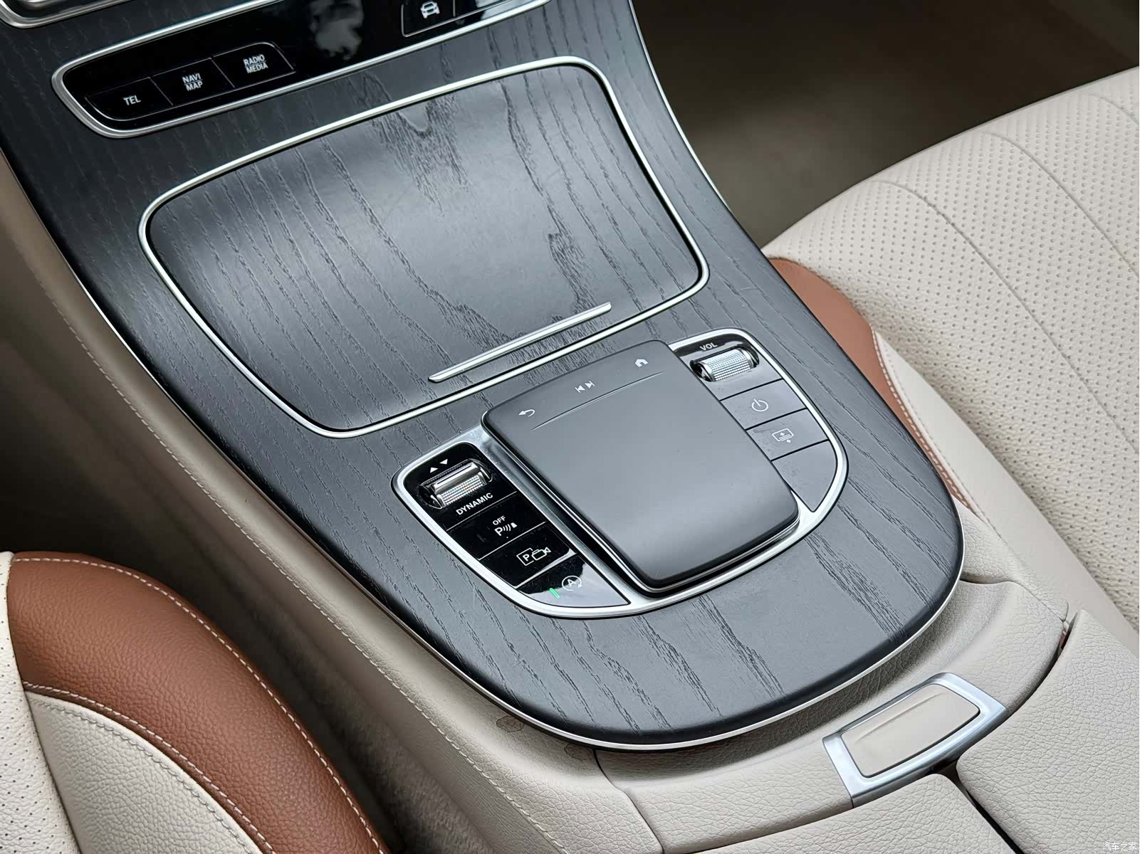 Mercedes-Benz E-Class, 2023 14