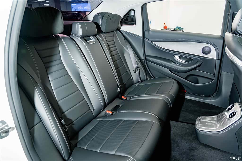 Mercedes-Benz E-Class, 2024 22