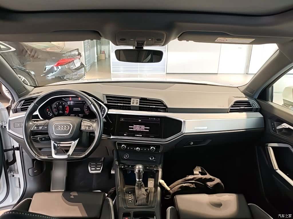 Audi Q3, 2024 10