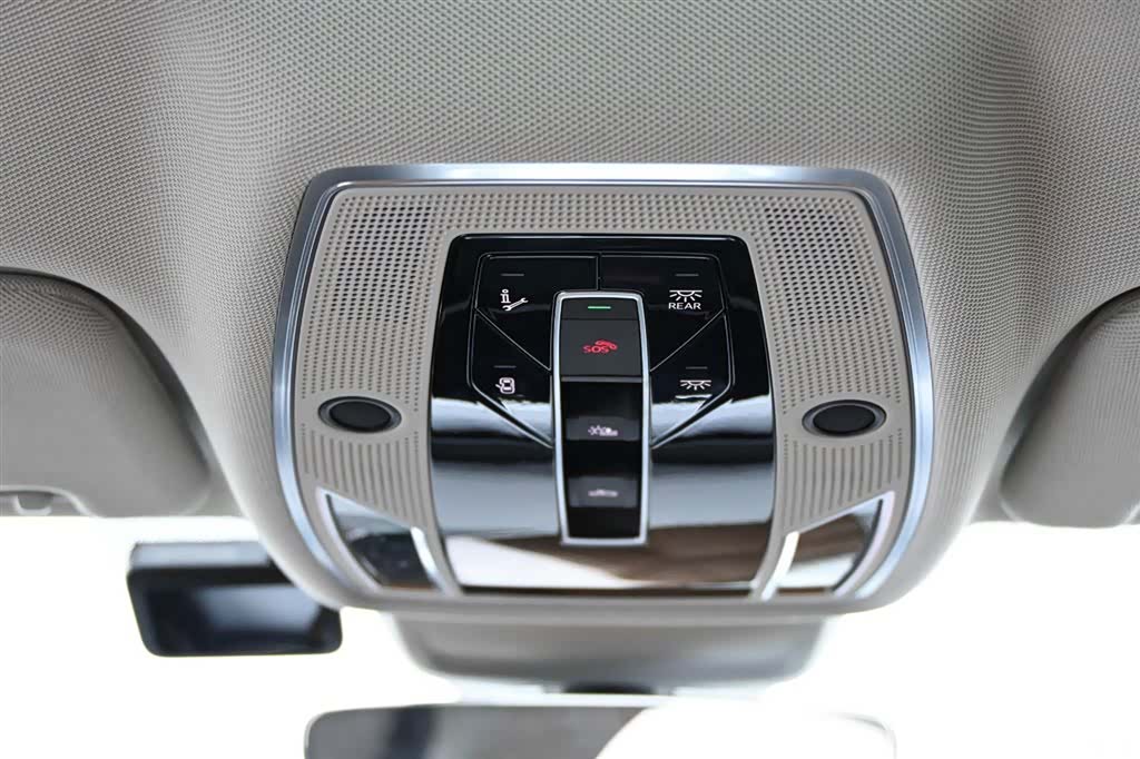 Audi A8L, 2023 31