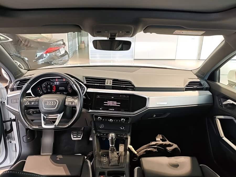 Audi Q3 2024, фото 10