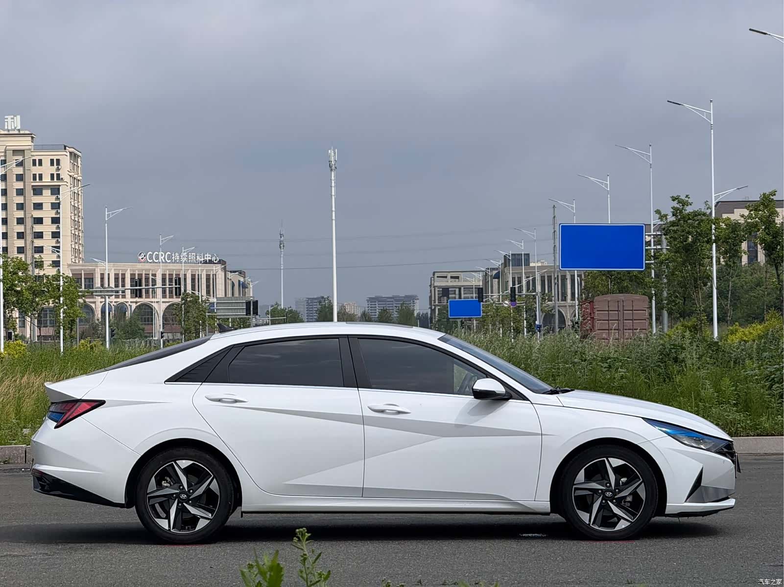 Hyundai Elantra, 2023 7