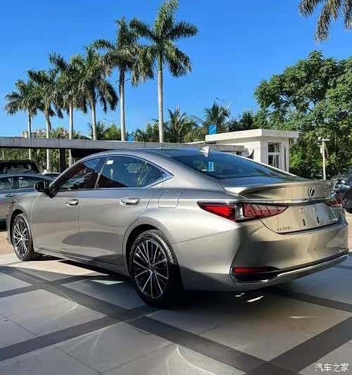 Lexus ES, 2023 2