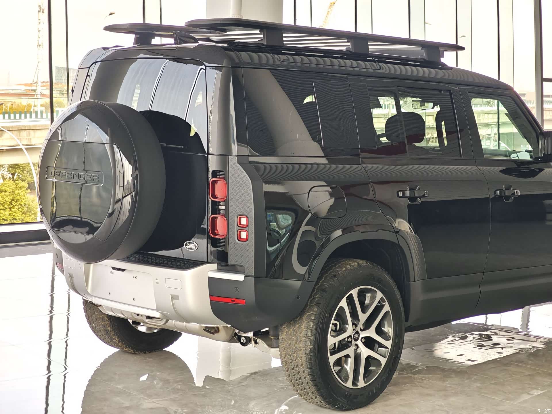 Land Rover Defender, 1900 все фото