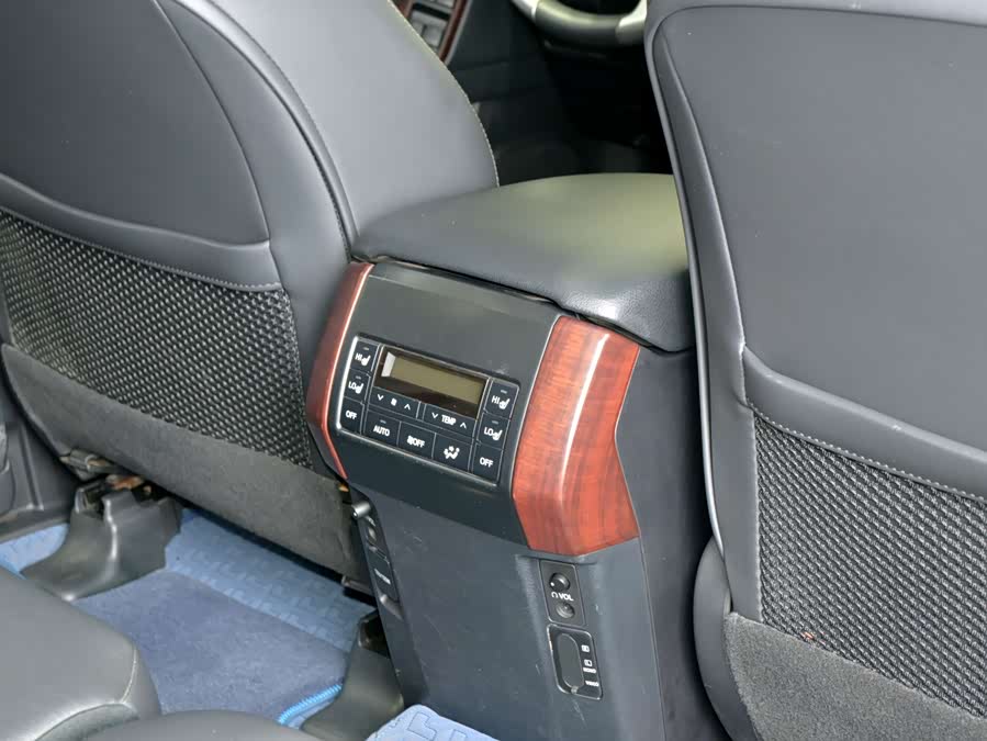 Toyota Prado 2016, фото 25