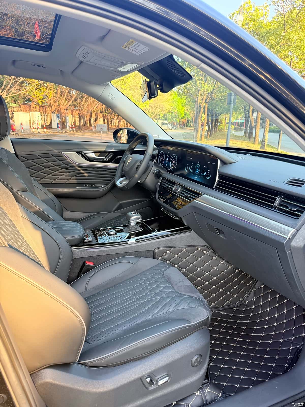 Hongqi HS5, 2022 7
