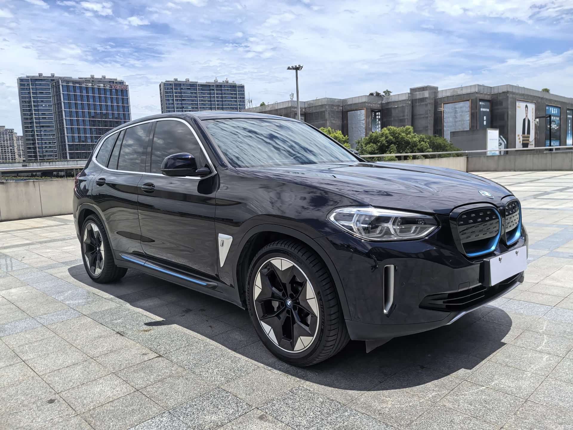 BMW iX3, 2021 3