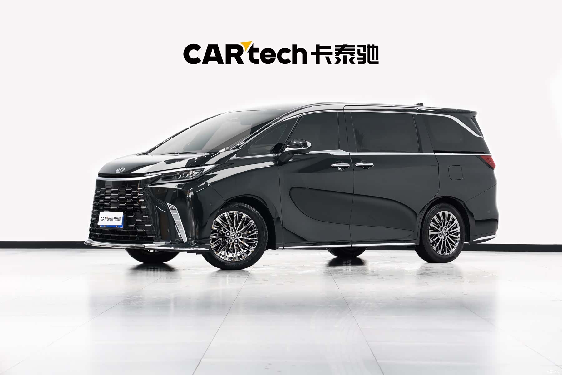 Lexus LM, 2023 1