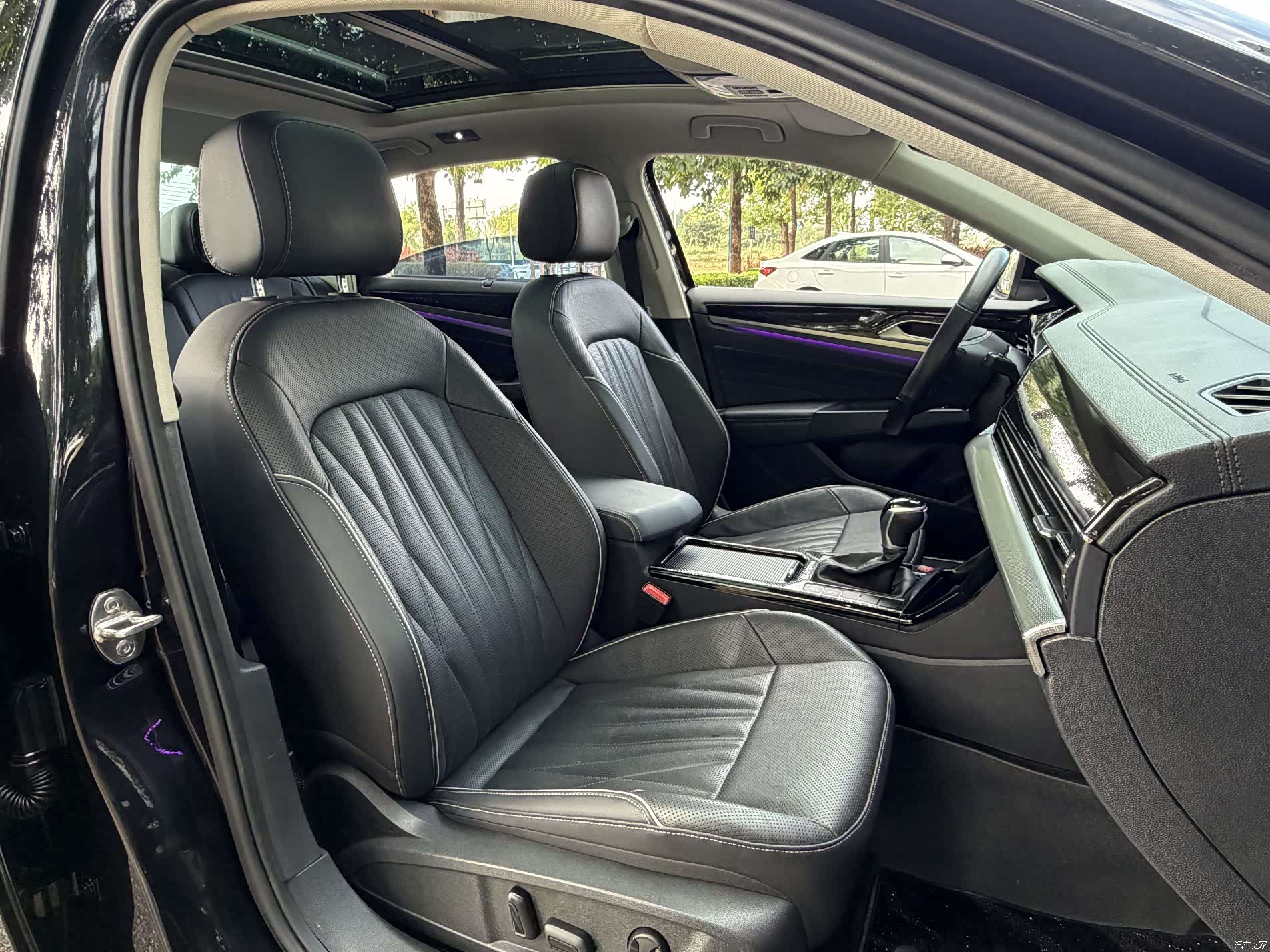 Volkswagen Passat, 2023 16
