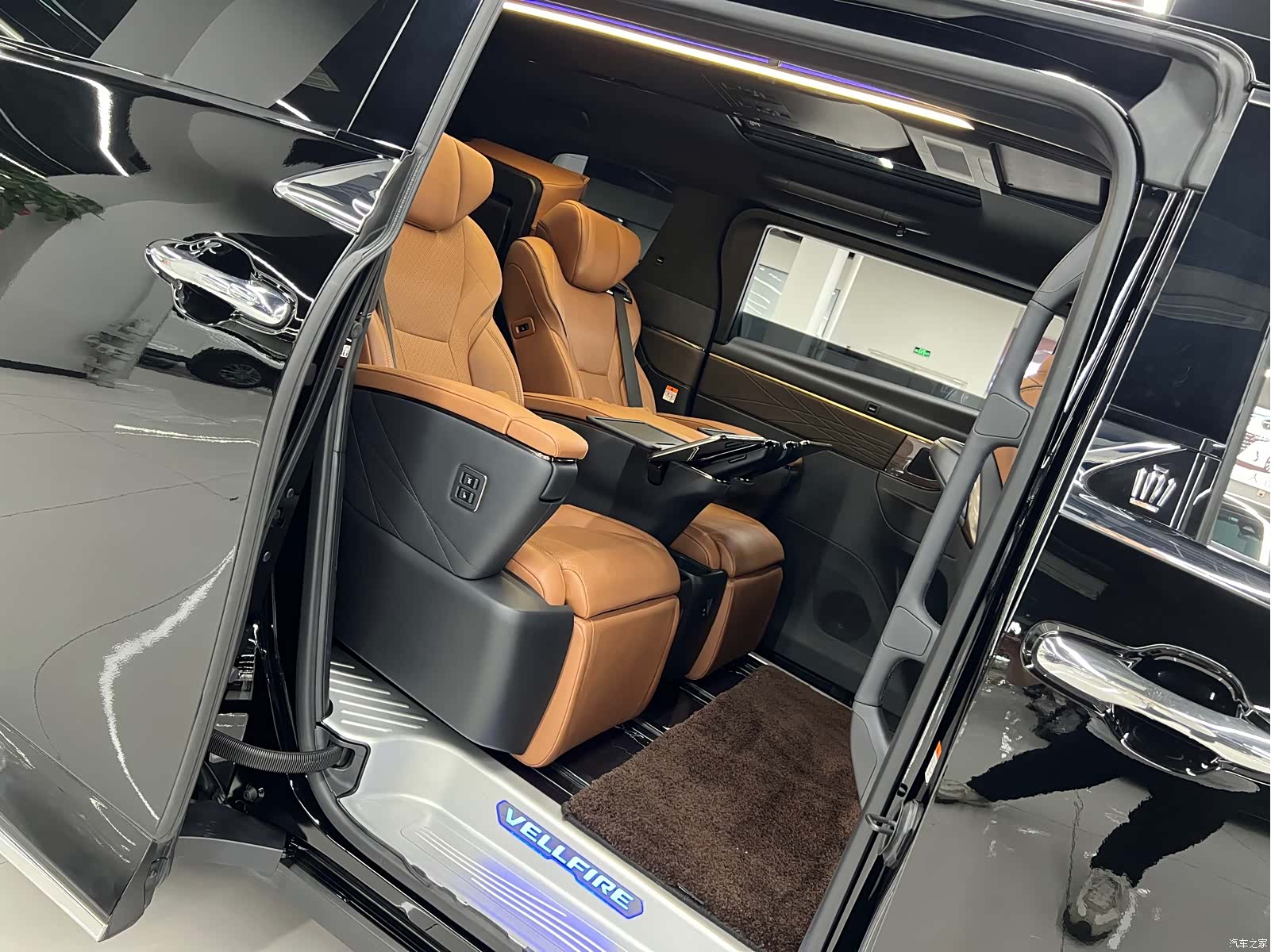 Toyota Vellfire, 2023 14