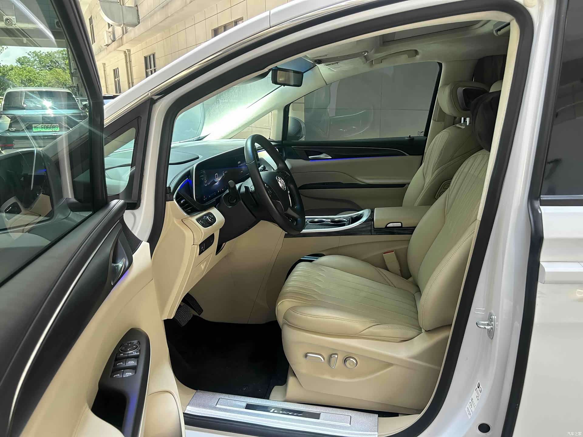 Buick GL8, 2024 11