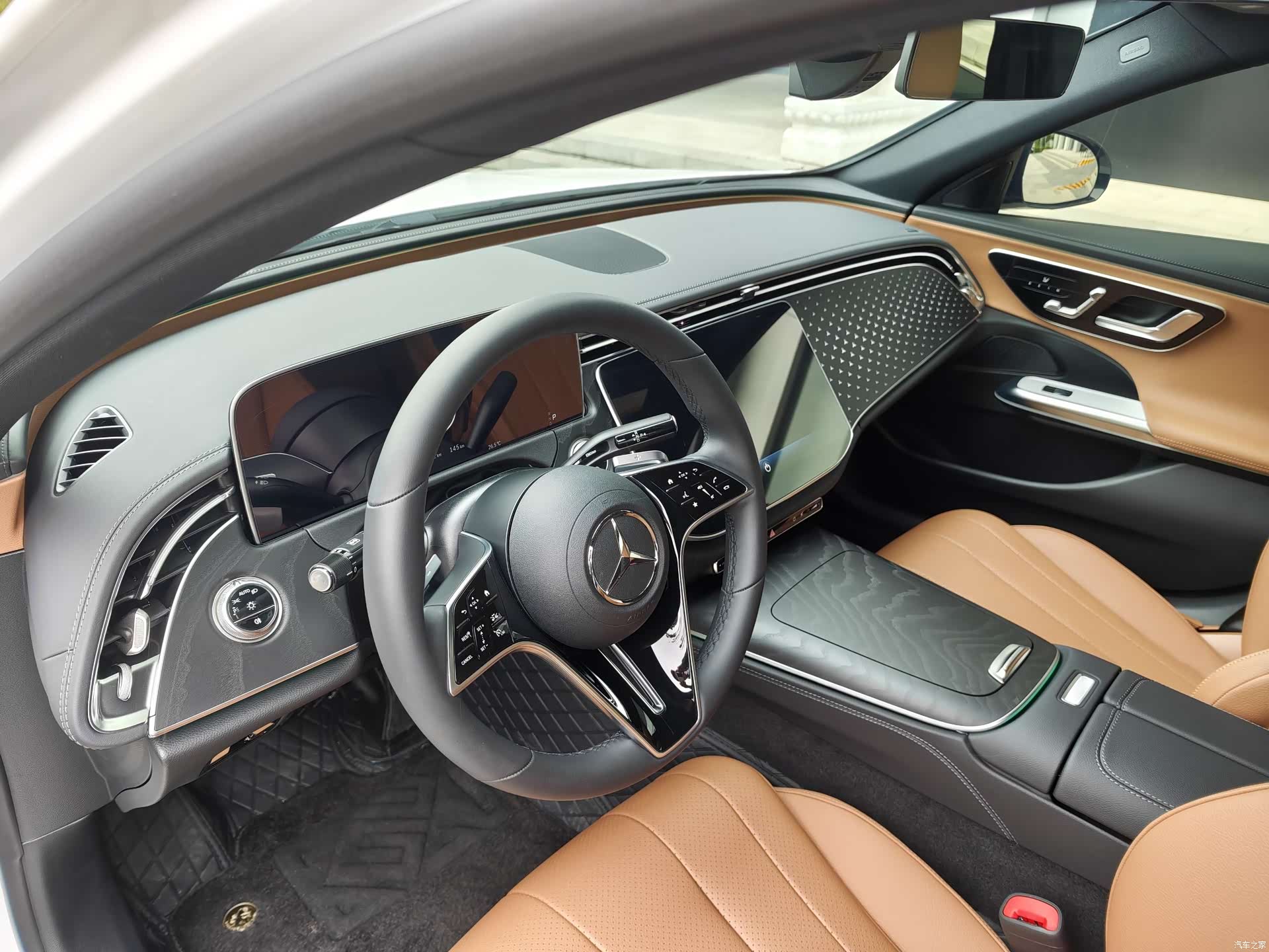 Mercedes-Benz E-Class, 2025 20
