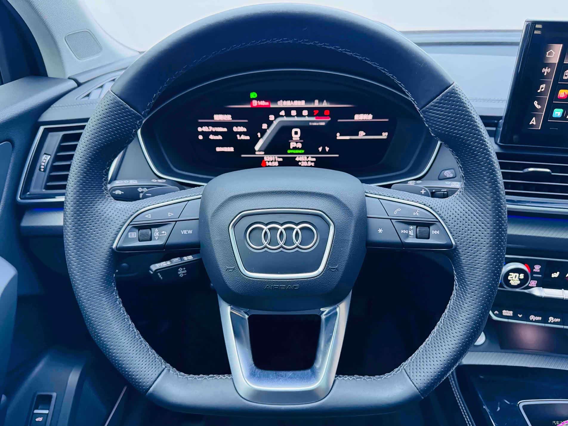 Audi Q5L, 2022 9
