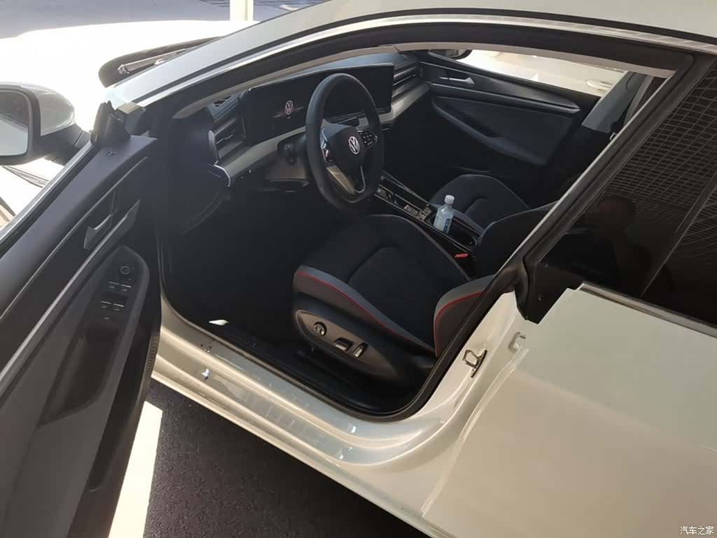 Volkswagen Lamando, 2024 15