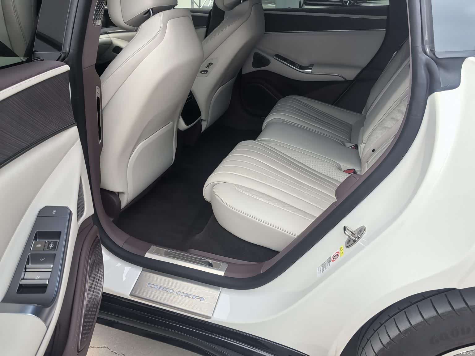 Denza Z9GT, 2024 6