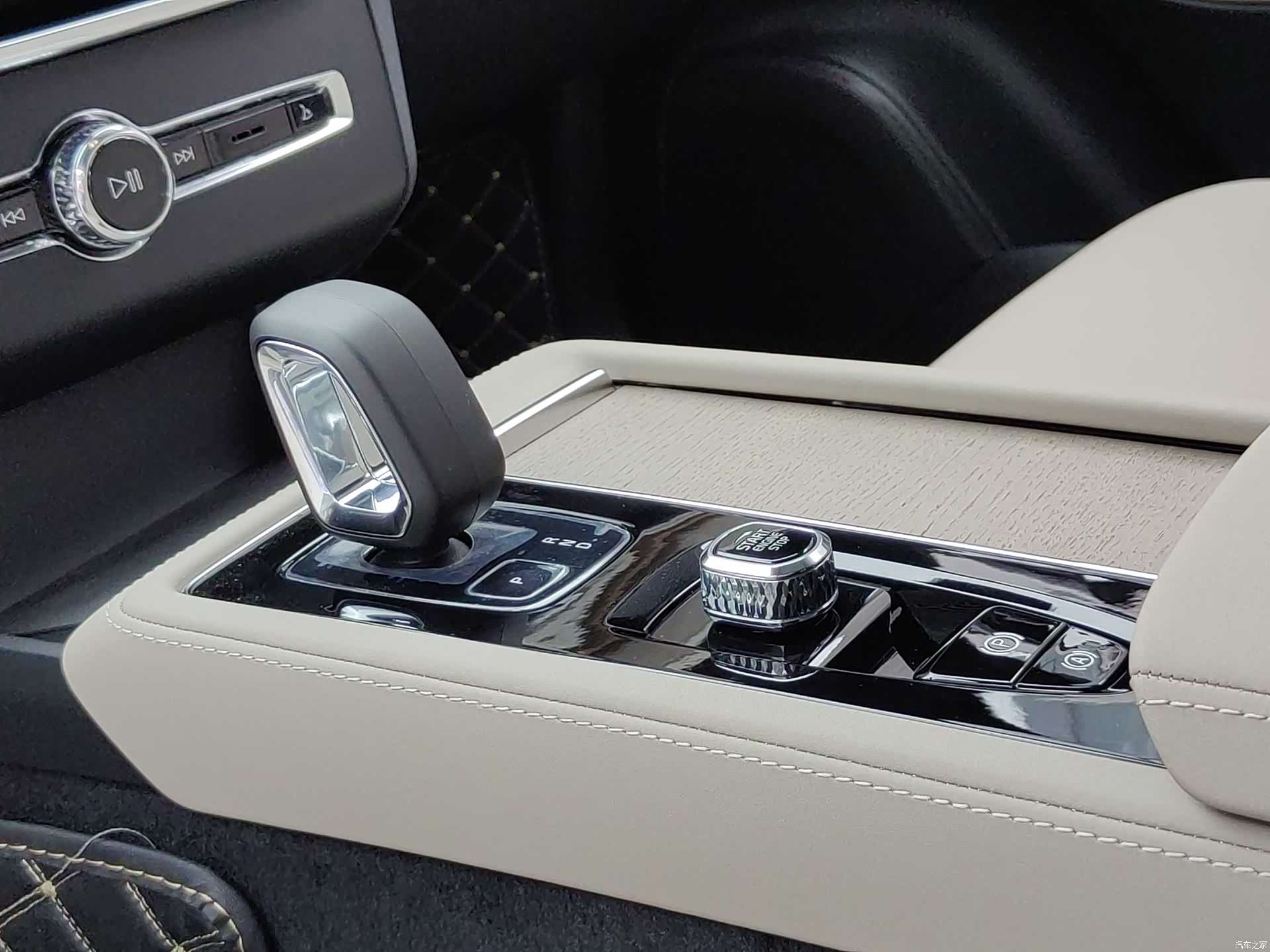 Volvo XC90, 2026 10