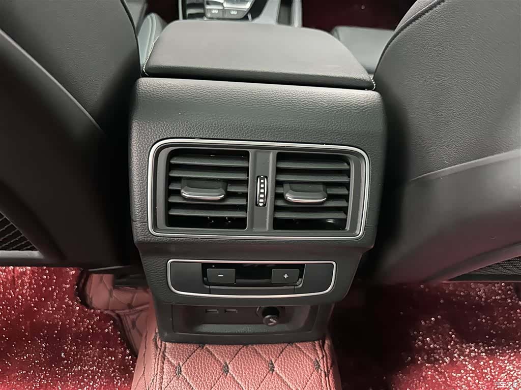 Audi Q5L, 2022 12