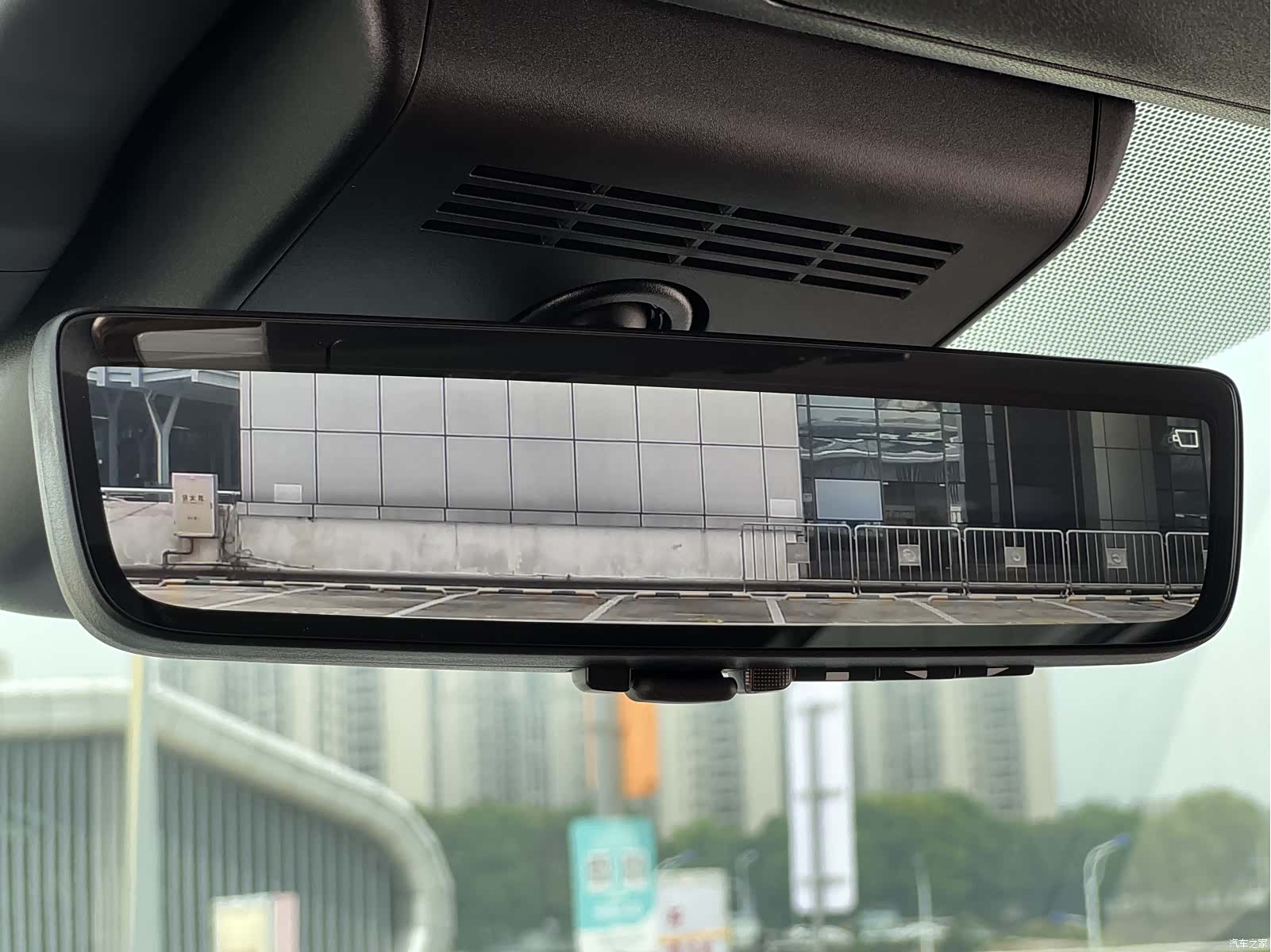 Toyota Vellfire, 2025 19
