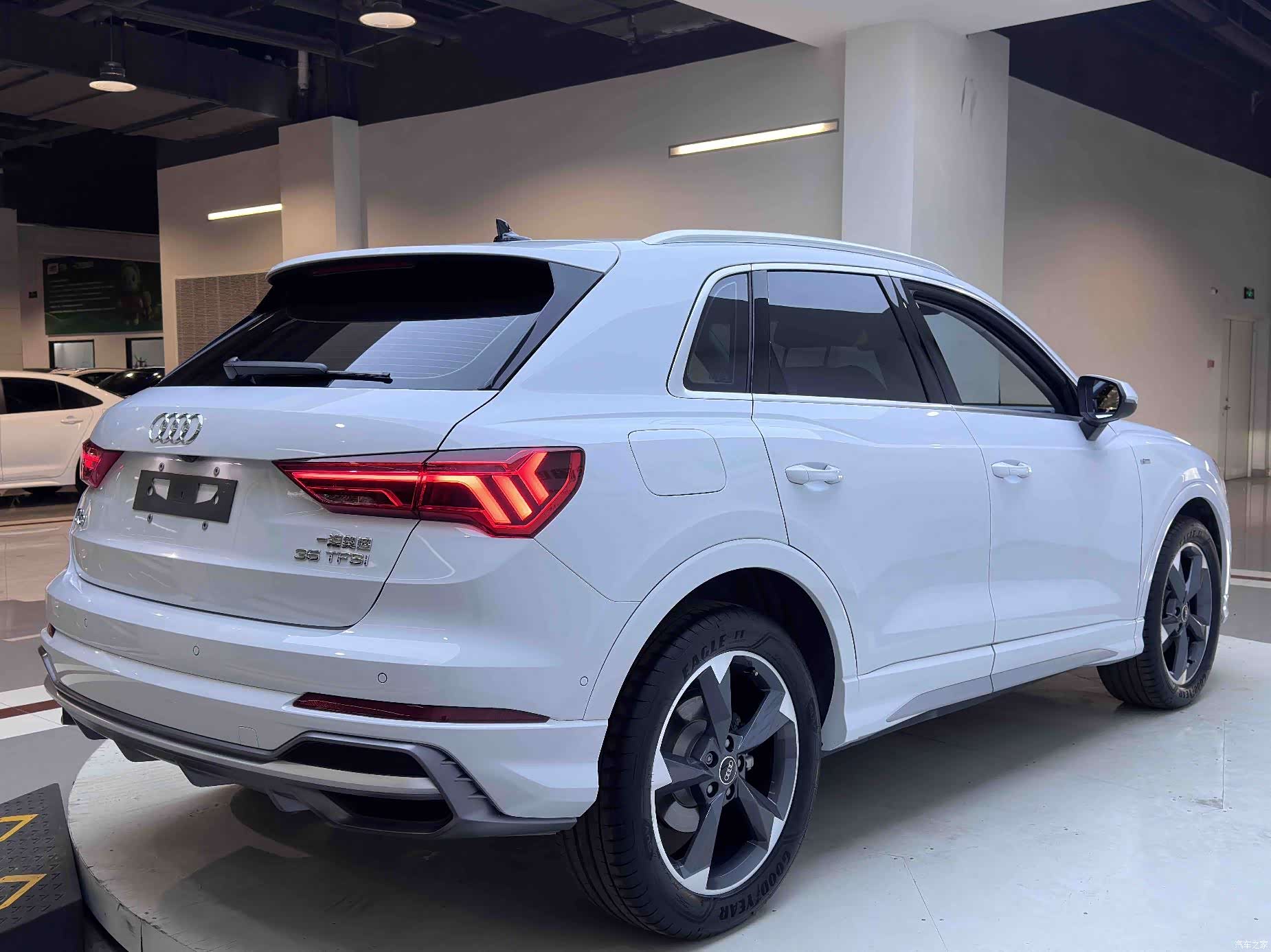 Audi Q3, 2023 6
