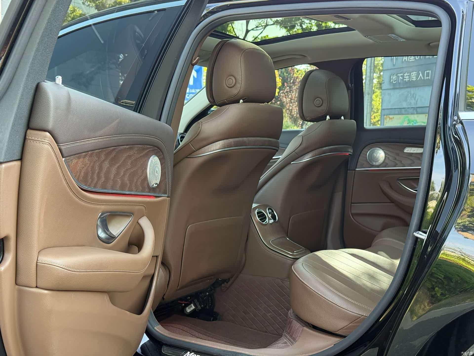 Mercedes-Benz E-Class, 2022 6